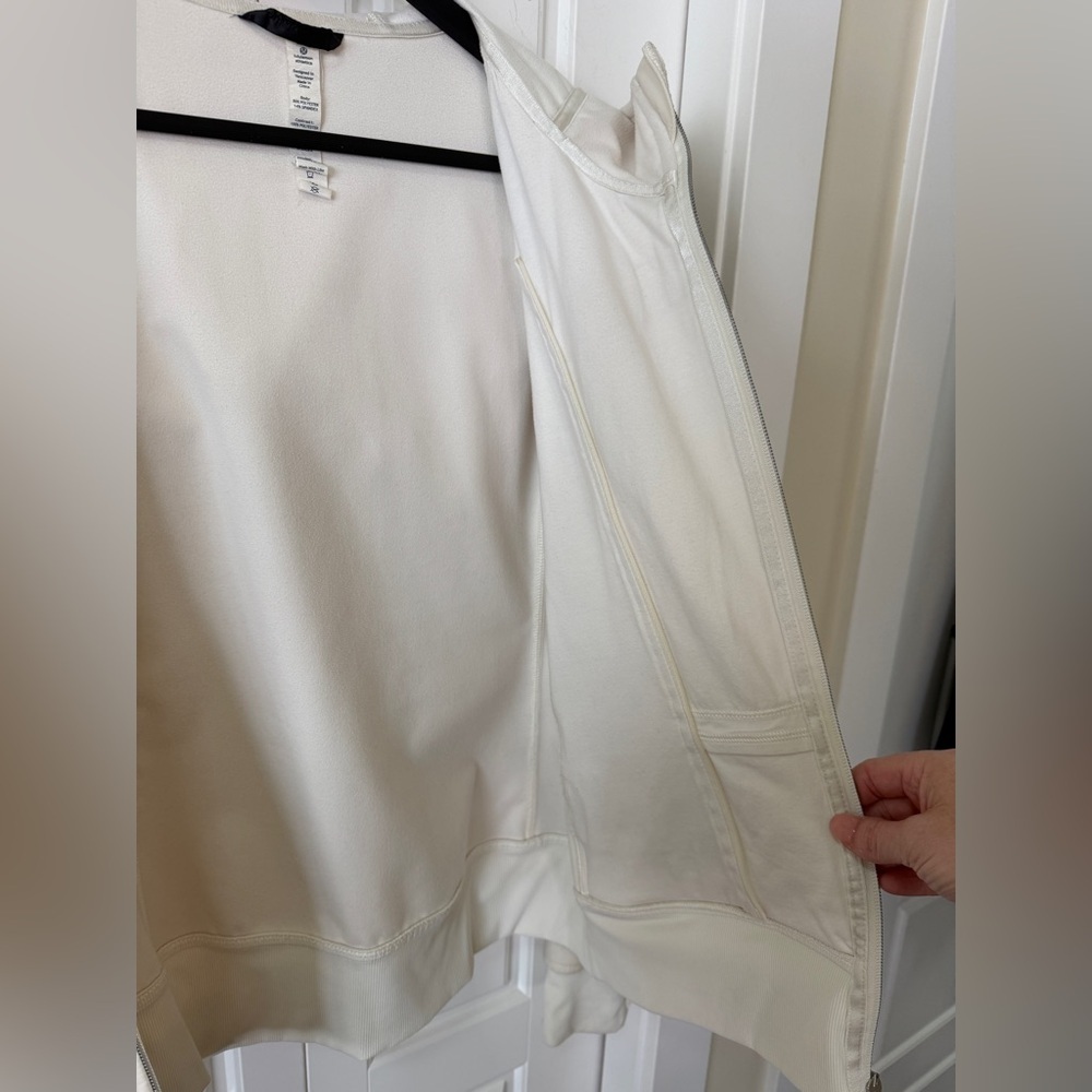 Lululemon Uba Hoodie Softshell | Size 8 - Picture 12 of 13
